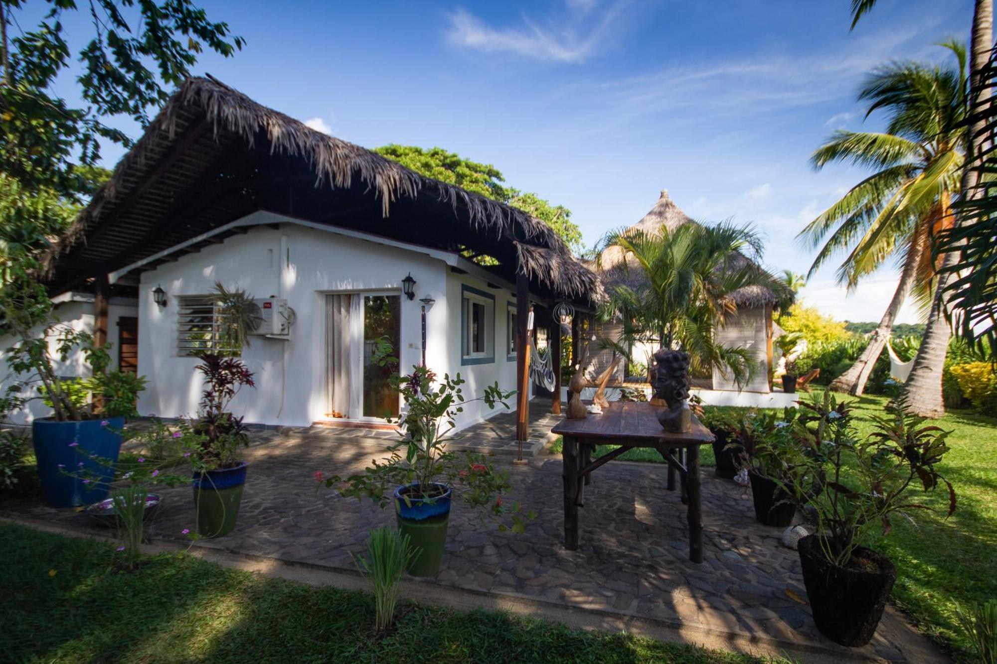 Villa Madirokely House Nosy Be à Ambatoloaka  Extérieur photo