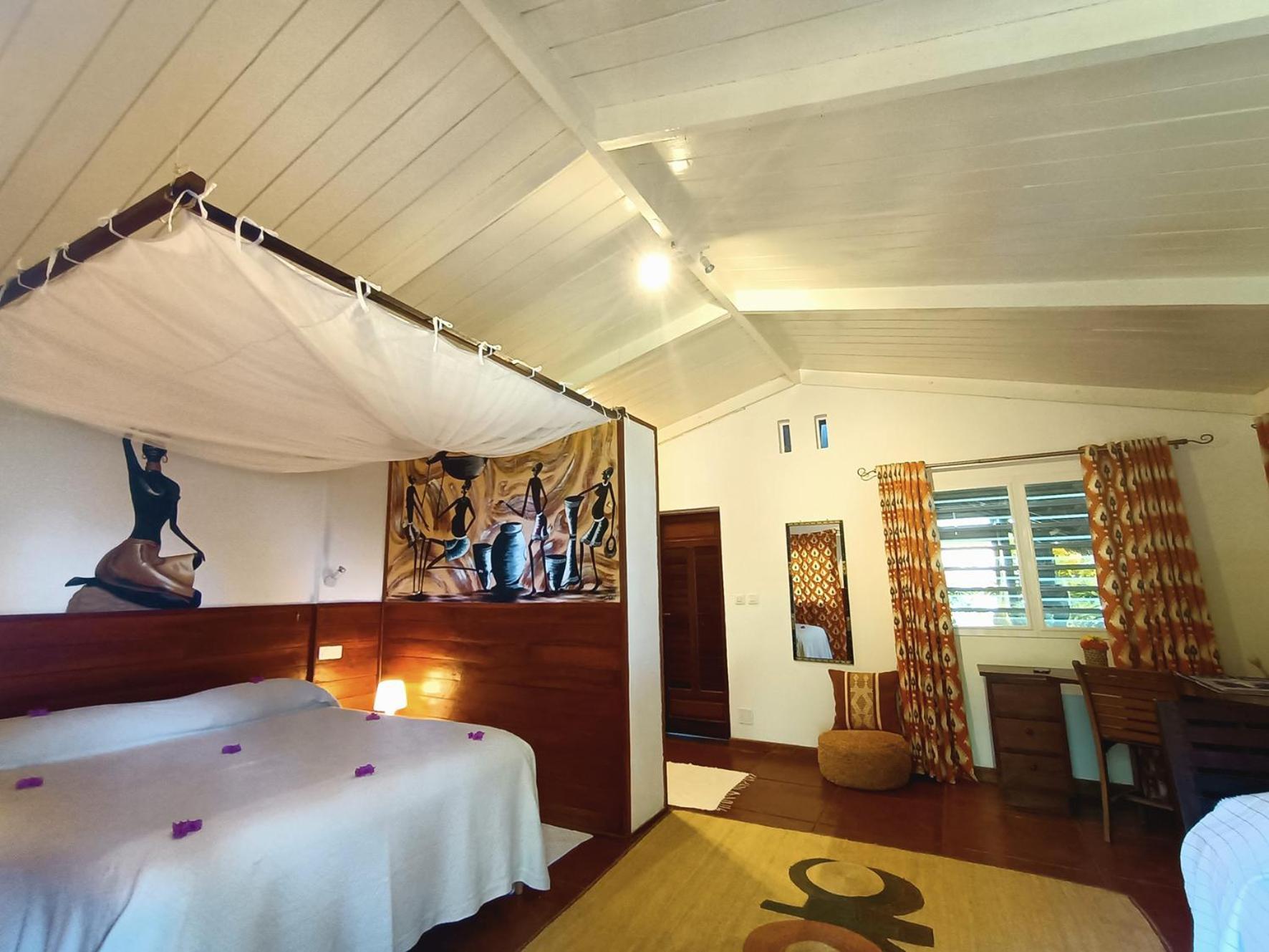 Villa Madirokely House Nosy Be à Ambatoloaka  Extérieur photo
